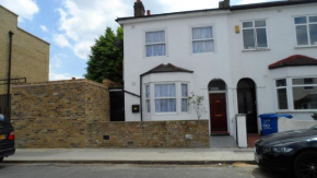 Family 7 bedroom house, 16 beds that sleeps 20 guests